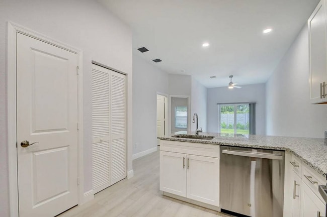 Photo - 703 Dawn Pl Apartamento Unidad C