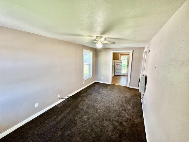 Photo - 204 E 2nd St