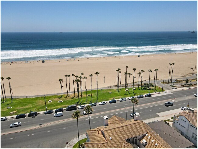 Photo - Oceanfront Penthouse in Huntington Beach!!