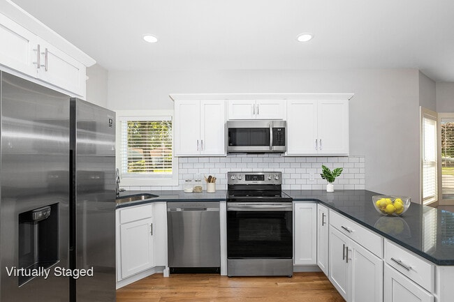 Photo - 1100 Davis Ave NW Unidad 1