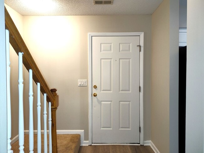 Photo - Cozy, 2 story, 2 bedroom, 2.5 bath Townhome Located in the Melrose Community!