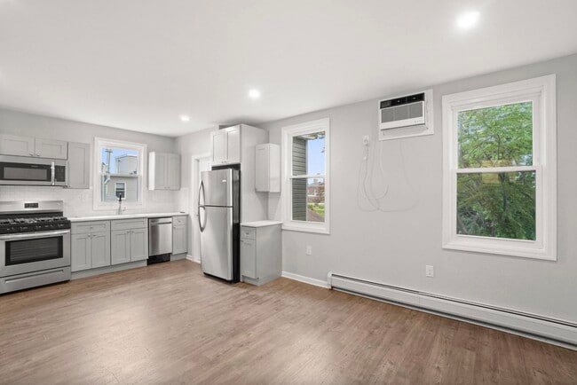 Photo - 14 W 19th St