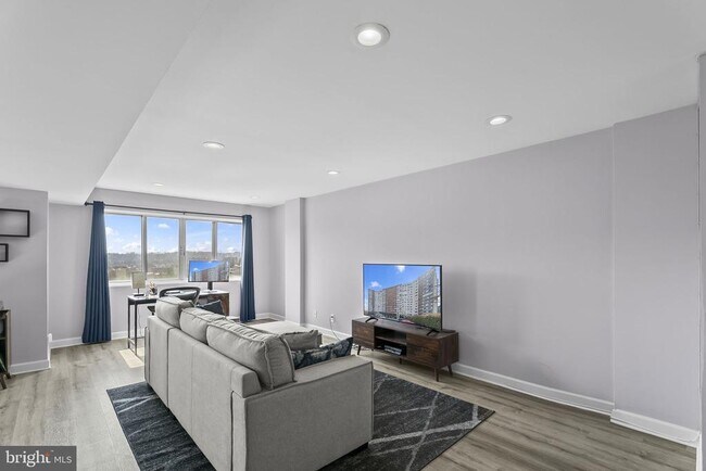 Photo - 5340 Holmes Run Pkwy Unit 917