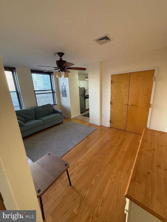 Photo - 1939 Chestnut St Unit 4C