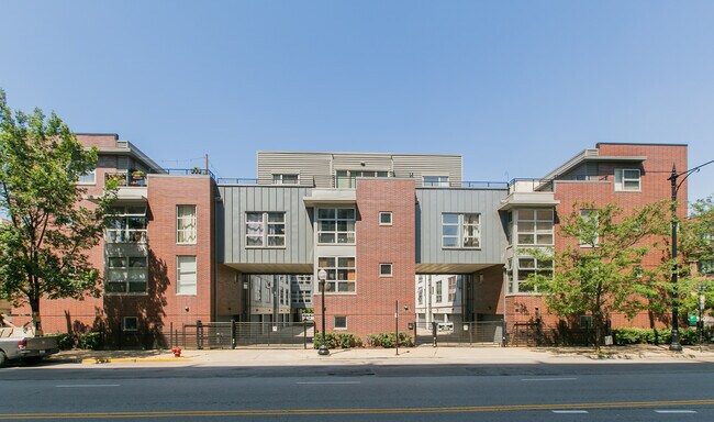 Building Photo - 1808 S Michigan Ave Unit 38