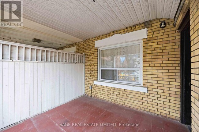 Photo - 251 High Park Ave Unit Upper