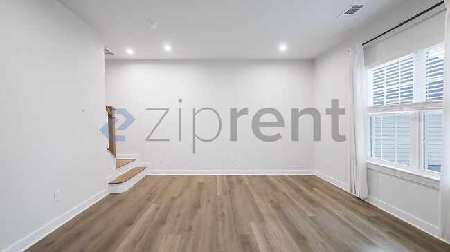 Photo - 8209 Warbler Wy