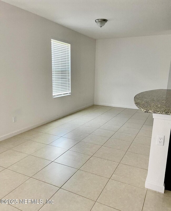 Photo - 8709 Lake George Cir E