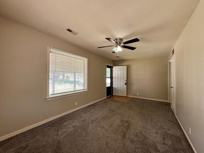 Photo - 532 N Gordon St
