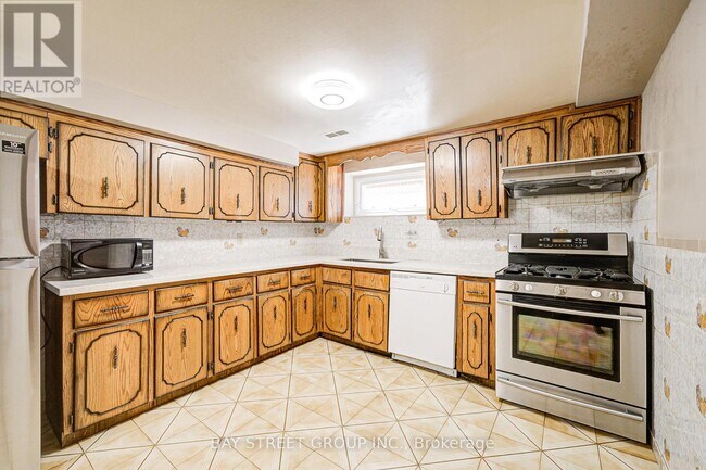 Photo - 38 Leafield Dr