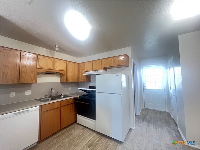 Photo - 4200 Alan Kent Dr Unidad C