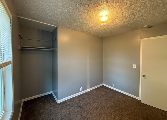 Photo - Cozy 3BD, All Main-Floor Living with Large...
