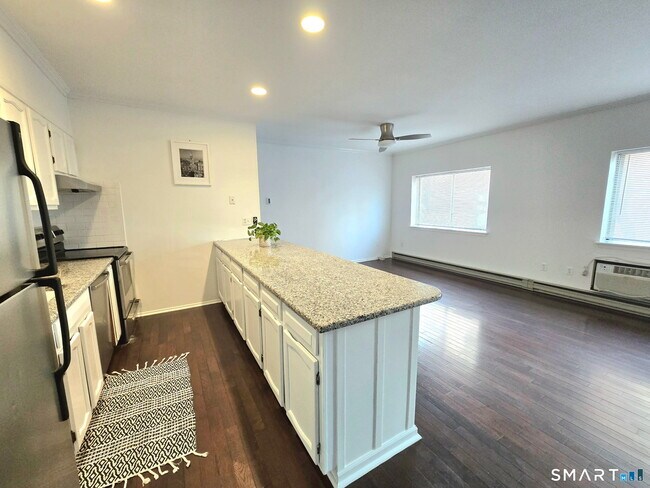 Photo - 15 Victory St Unit APT 1