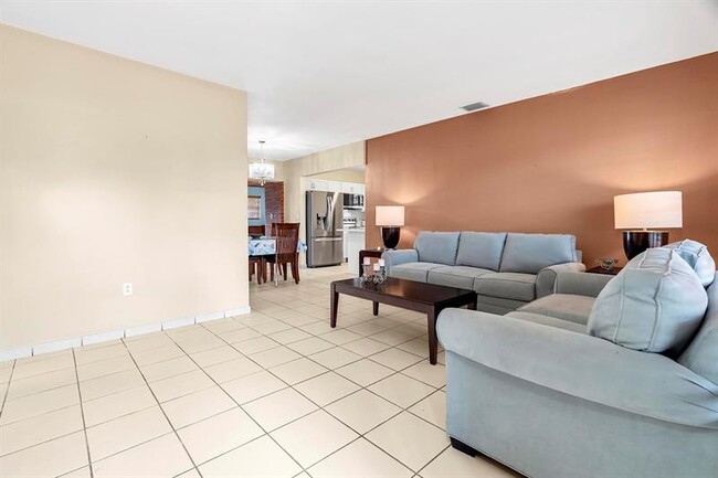 Photo - 1030 W 53rd Terrace