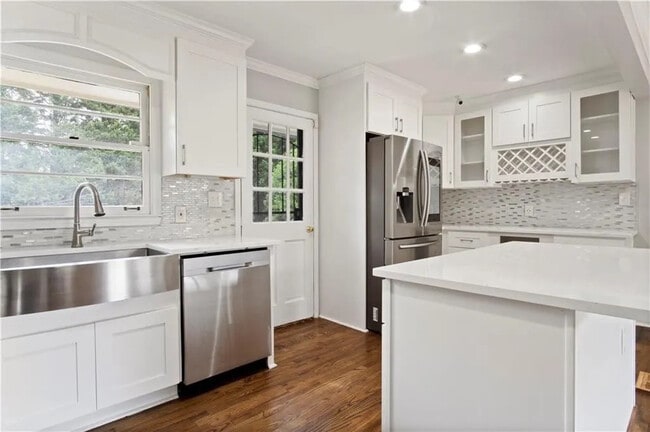 Photo - Room in House on Patricia Dr