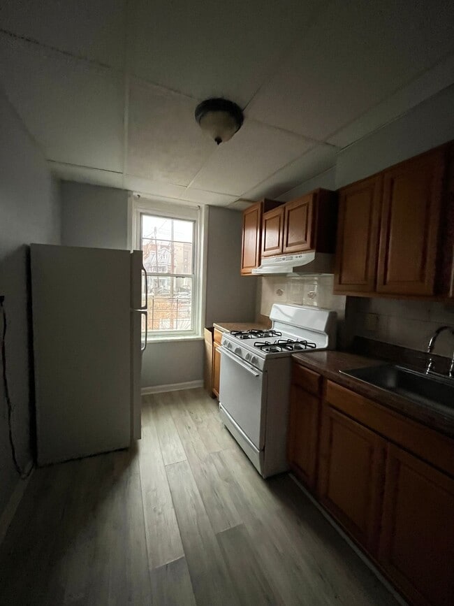 Photo - 192 Grant Ave Unidad 2