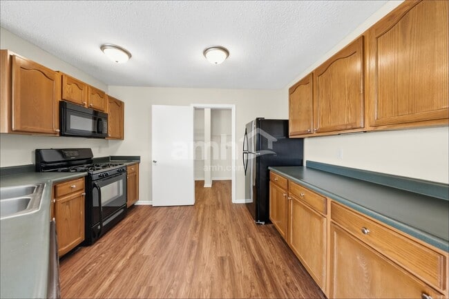 8852 Story Dr