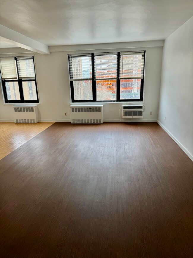 Photo - 48 Davis Ave Unidad 4H