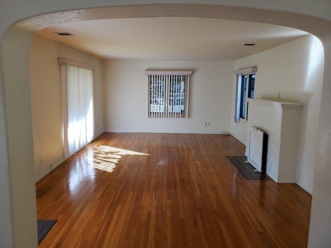 260 C Ave
