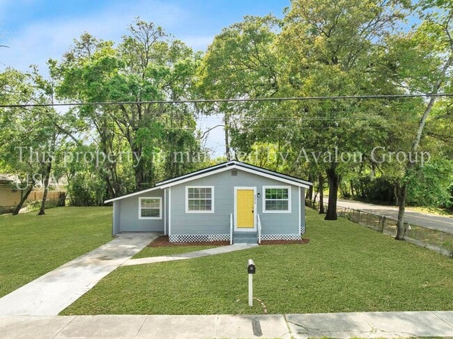Photo - 9076 1st Ave House