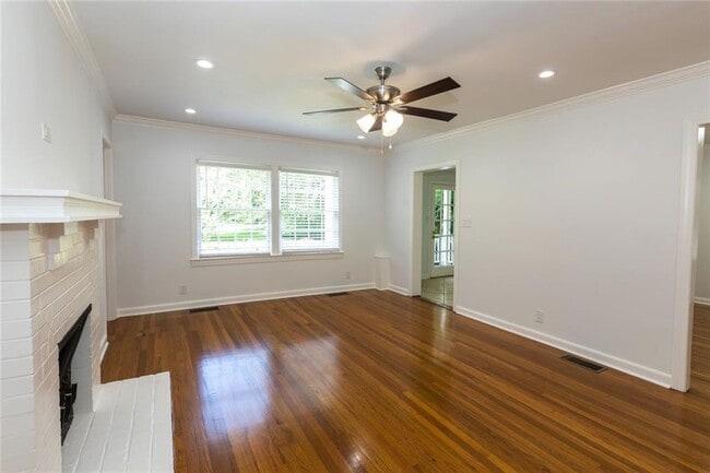 Photo - 1311 Roxboro Dr NE
