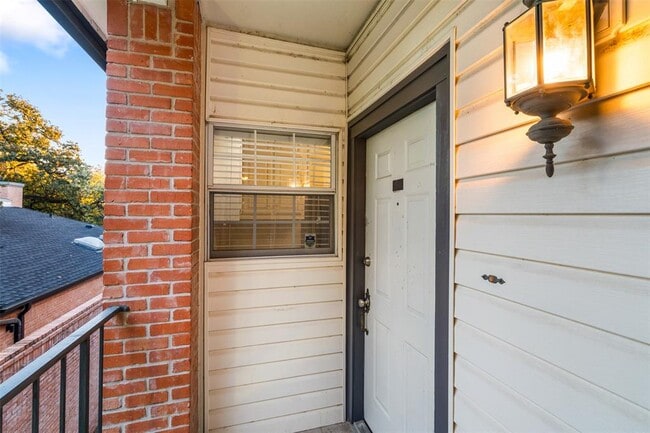 Photo - 2408 Enfield Rd Unit 211