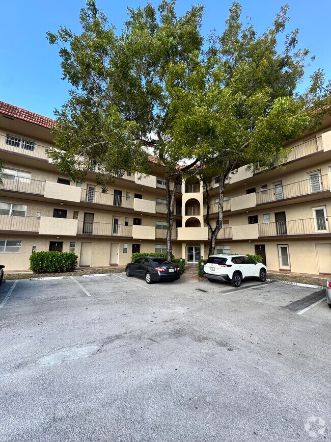 Building Photo - 6061 N Falls Cir Dr Unit 104 Rental