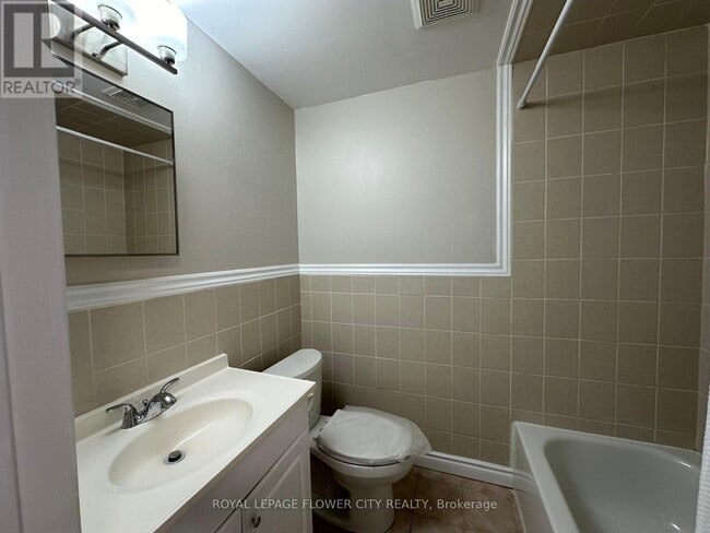 Photo - 415 Hansen Rd N
