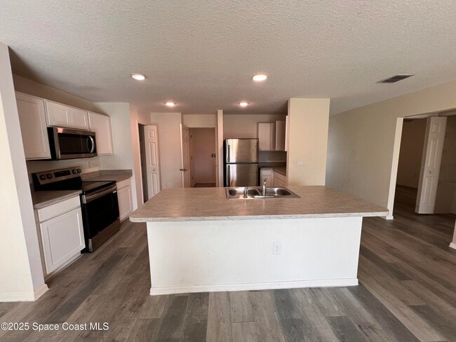 Photo - 1467 Depew St SE