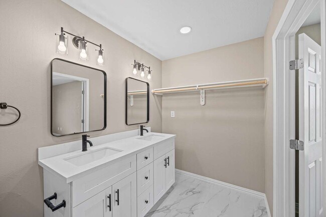 Photo - 2207 Anthony-Hay Ln