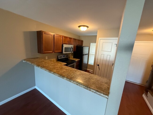 Photo - 526 Nepute St