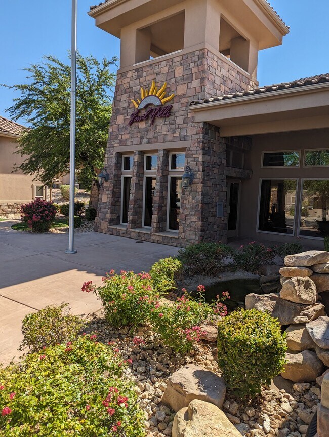 Photo - Fossil Hills Townhomes 3 Bed 2.5 Bath Unidad 53