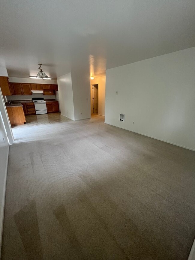 Photo - 2-Bedroom 1.5-bathroom Apartment TOP UNIT