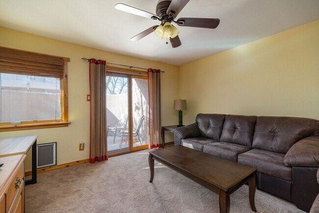 601 W San Mateo Rd Unit 1