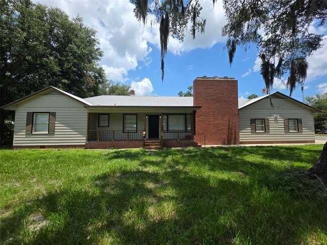 Building Photo - 2104 Crill Ave