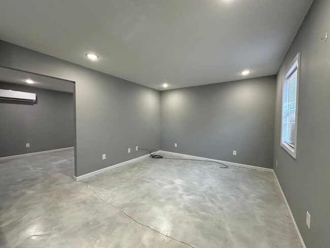 Photo - 105 Evergreen Pl