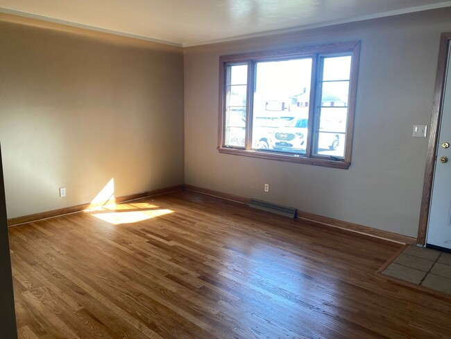 Photo - 296 E Howard St