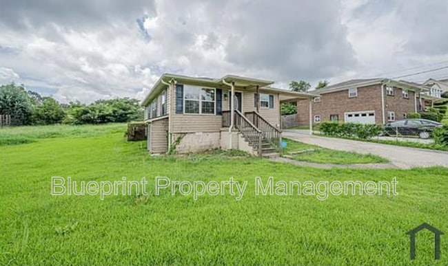 Photo - 616 Elm St SW