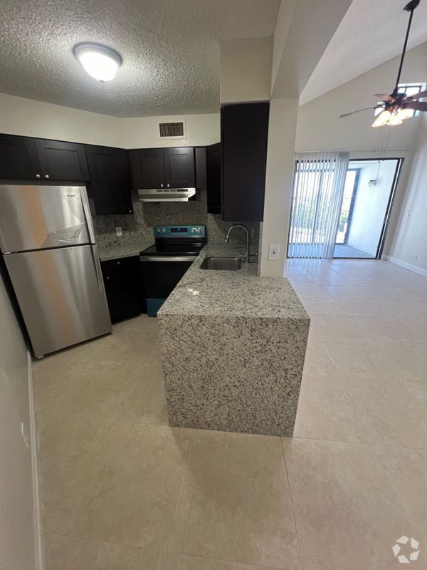 Building Photo - 212 Lake Pointe Dr Rental