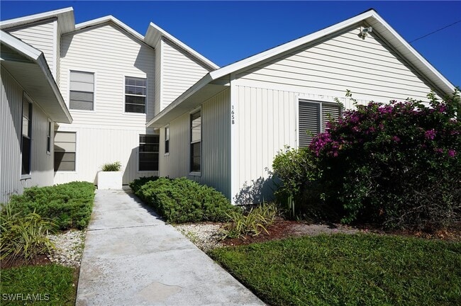 Building Photo - 165 Crown Dr Unit B