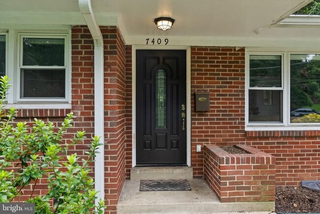 Building Photo - 7409 Aspen Ave Rental