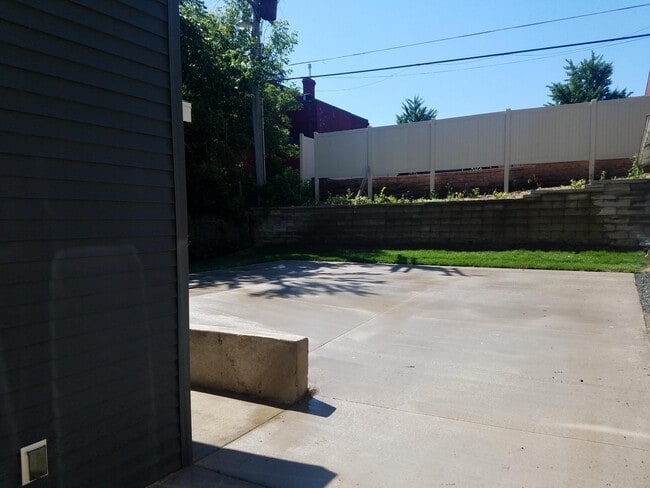 Photo - 1048 Dayton Ave
