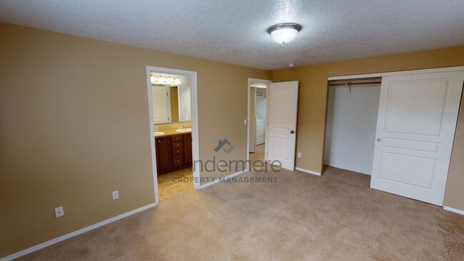 Photo - 1233 Southwest Carver Street