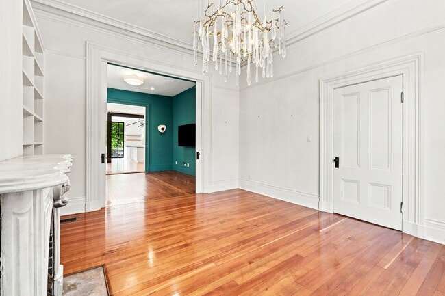 Photo - 2570 Folsom St