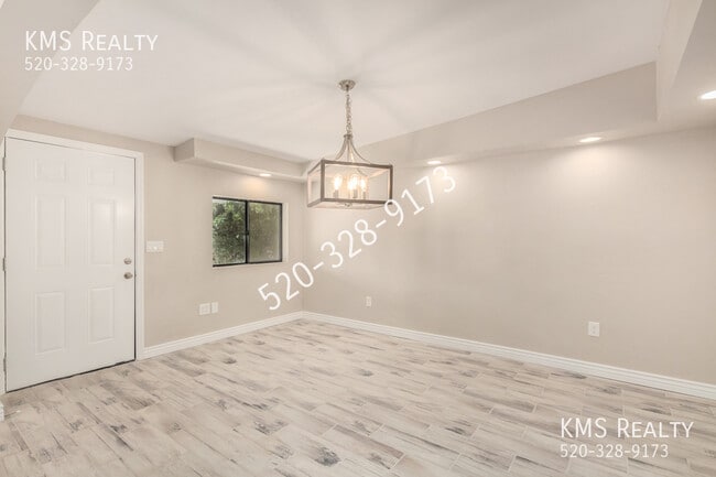 Photo - 2426 S Palm Springs Dr