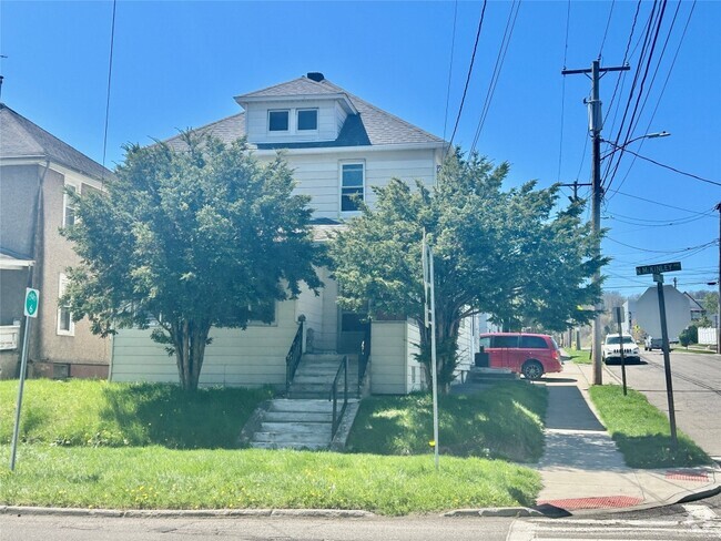Building Photo - 129 N McKinley Ave Unit 2 Rental