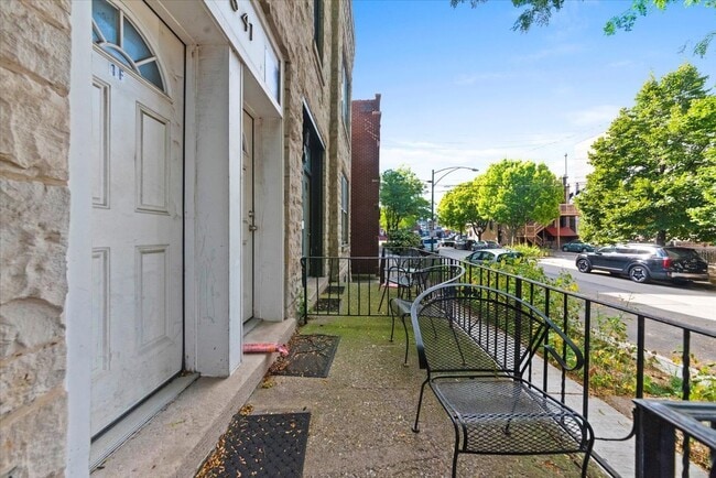 Photo - 2341 W Montana St Unit 1F