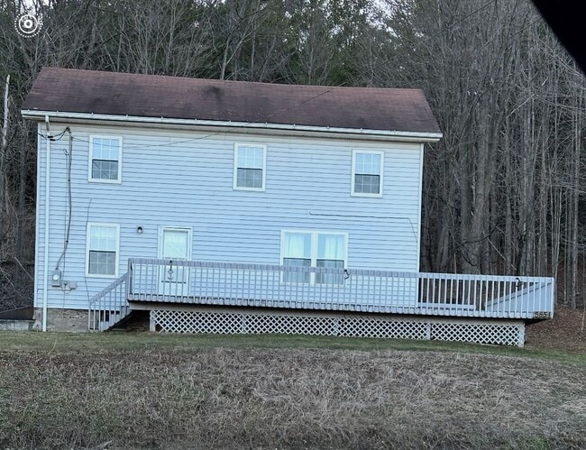 Building Photo - 5854 Hayes Rd