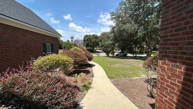 Photo - 389 Chastain Cir