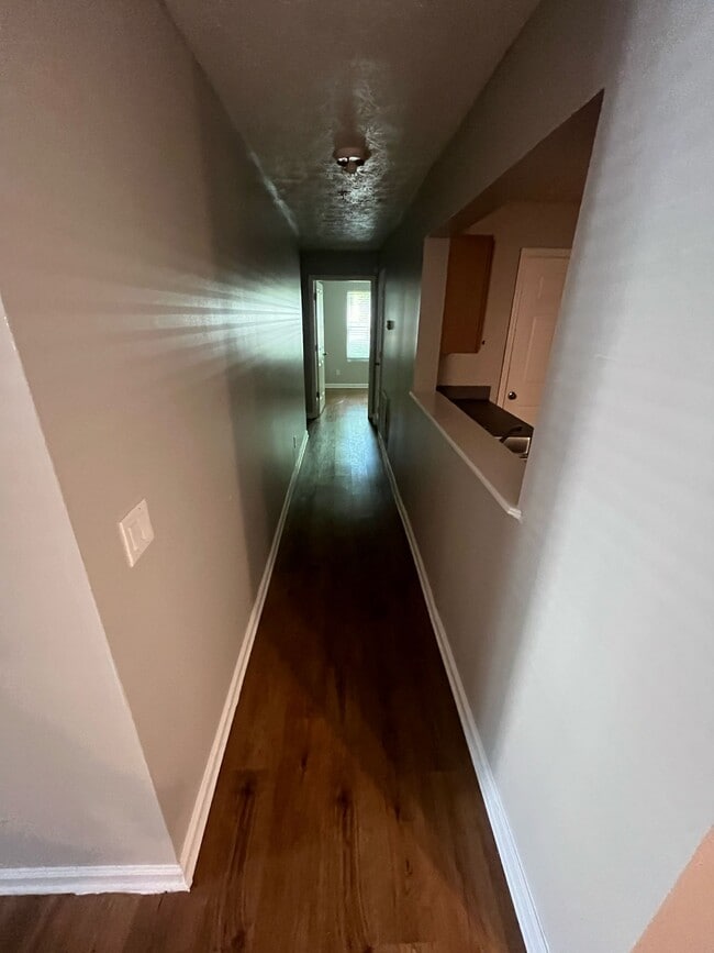 Photo - 8101 Par Four Way